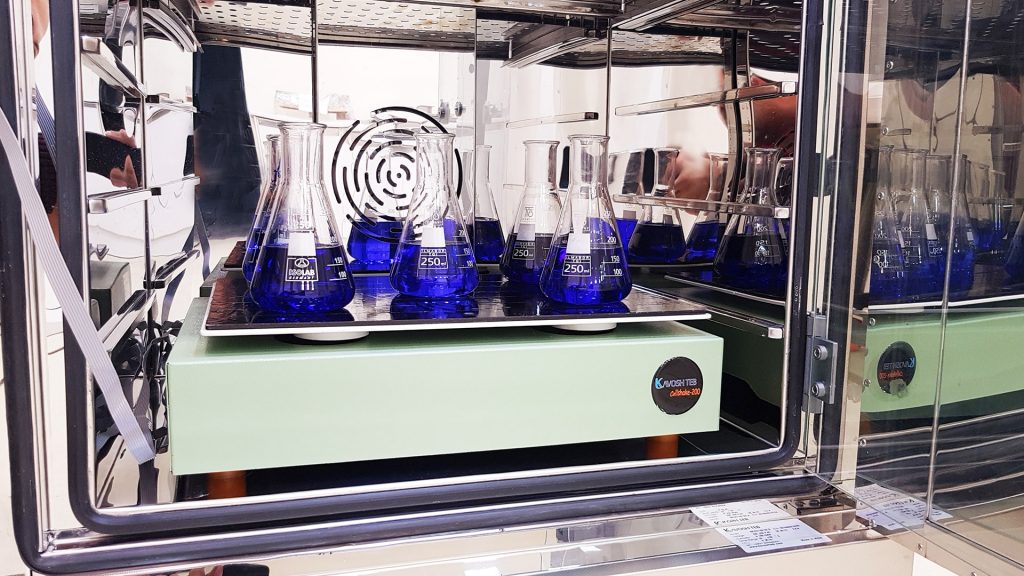 شیکر اوربیتالی مخصوص انکوباتور CO2