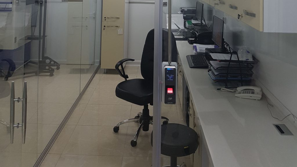 سیستم اینترلاک درب کلین روم